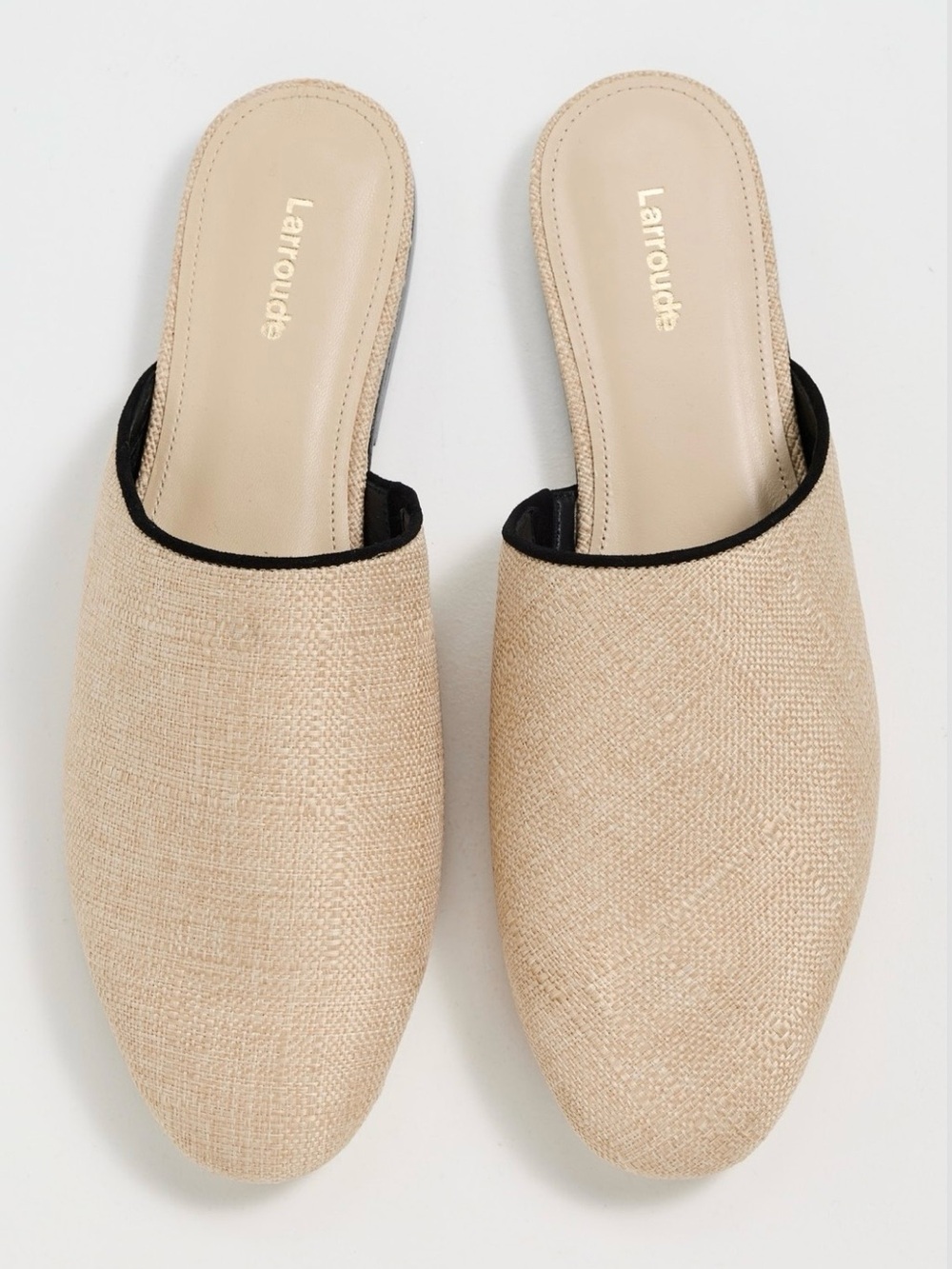 Larroudé Venice Flat Mules feature a beige raffia upper size 10